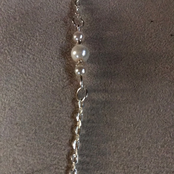 New! Pearl Backdrop Necklace - Picture 5 of 5